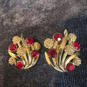 Vintage Trifari Earrings clip-on earrings